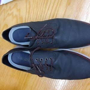 Cole Haan original black lace up men's size 10 EUC